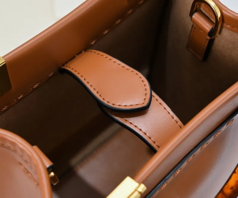 Fendi Roma Brown Leather Tote Bag - Image 8