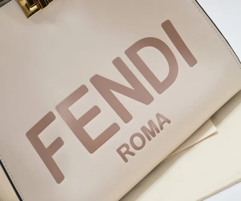 Fendi Roma Cream Leather Handbag - Image 3