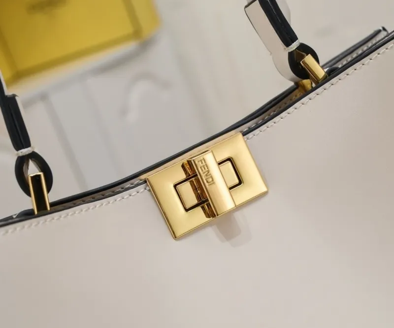 Fendi Roma Cream Leather Handbag - Image 5