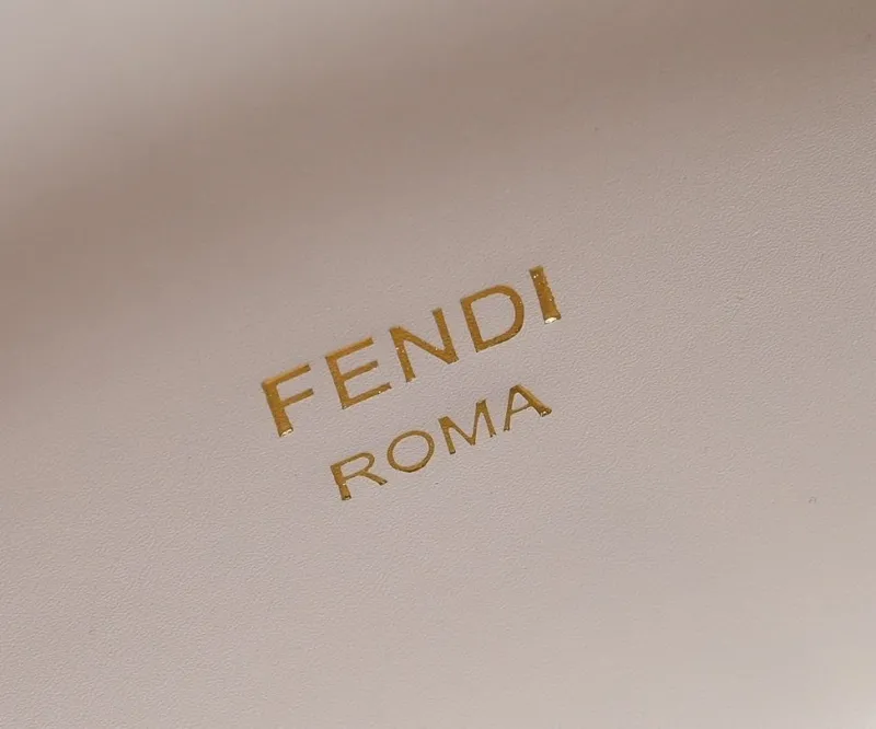 Fendi Roma Cream Leather Handbag - Image 7