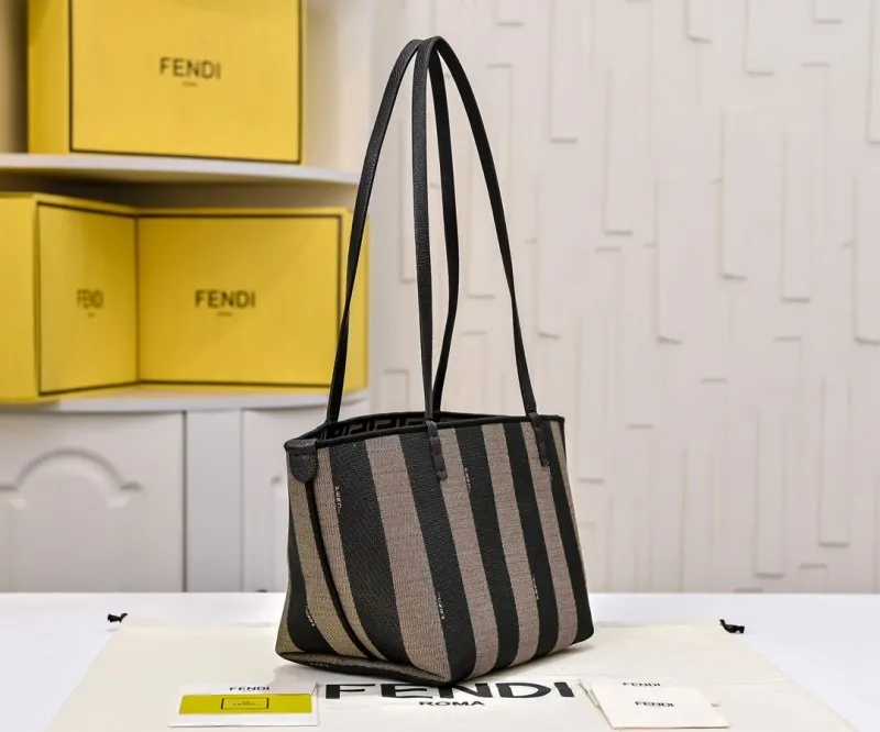 Fendi FF Pattern Tote Bag - Image 4