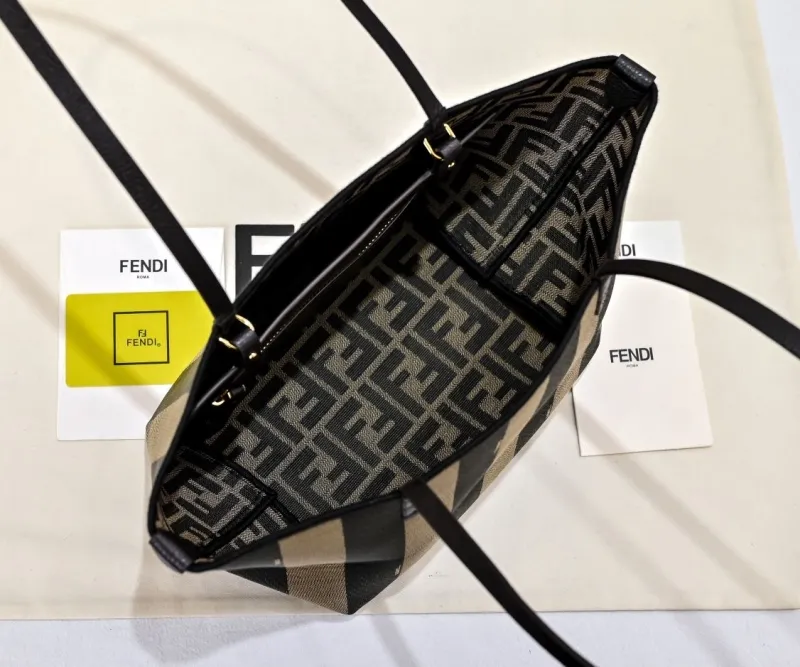 Fendi FF Pattern Tote Bag - Image 9