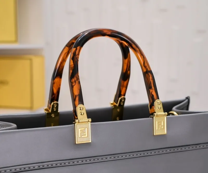 Fendi Roma Gray Leather Tote Bag - Image 5