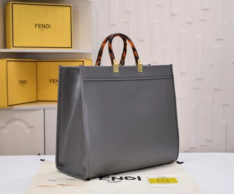 Fendi Roma Gray Leather Tote Bag - Image 6