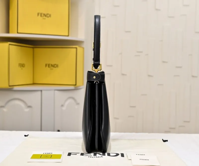 Fendi Black Leather Shoulder Bag 210 - Image 3