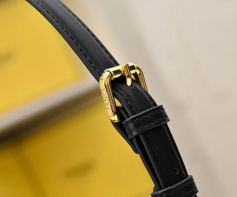 Fendi Black Leather Shoulder Bag 210 - Image 6