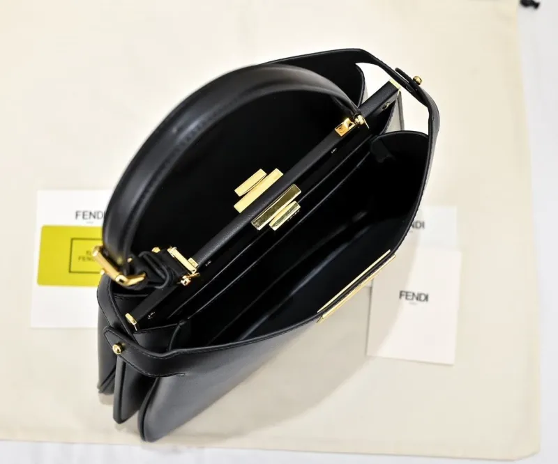 Fendi Black Leather Shoulder Bag 210 - Image 9