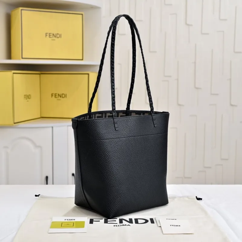 Fendi Black Reversible Tote Bag - Image 3