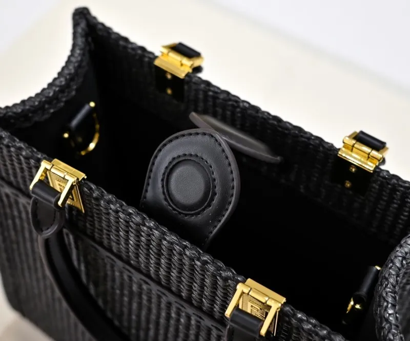 Fendi Roma Black Woven Tote Bag - Image 8