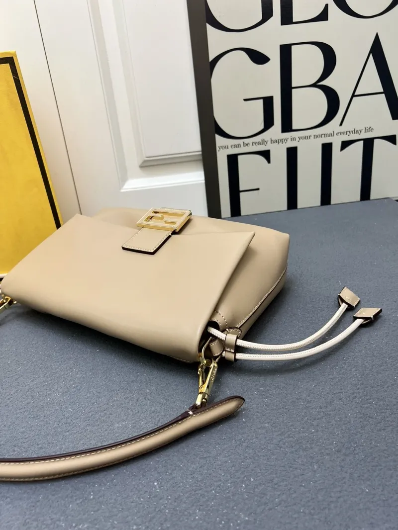 Fendi Beige Crossbody Bag H08899 - Image 6