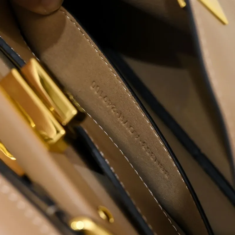 Fendi Top Handle Bags-57 - Image 8