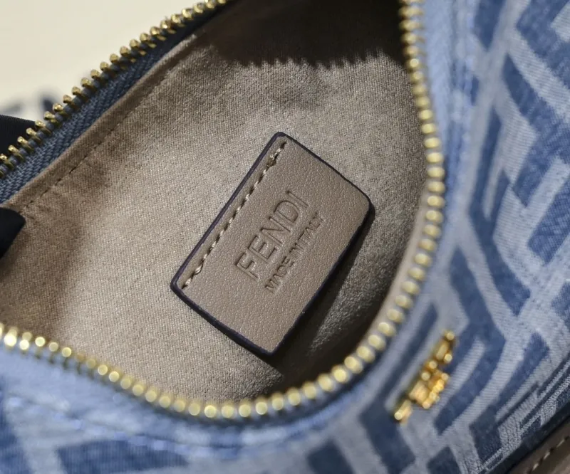 Fendi Blue Denim Hobo Bag - Image 6