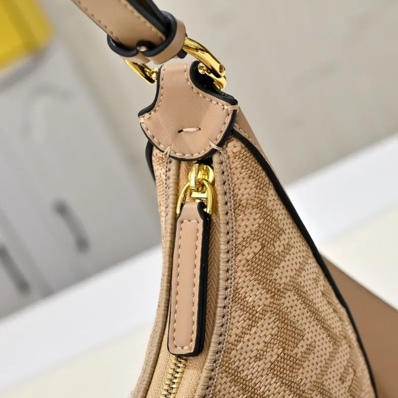 Fendi Beige Hobo Bag 138 - Image 3