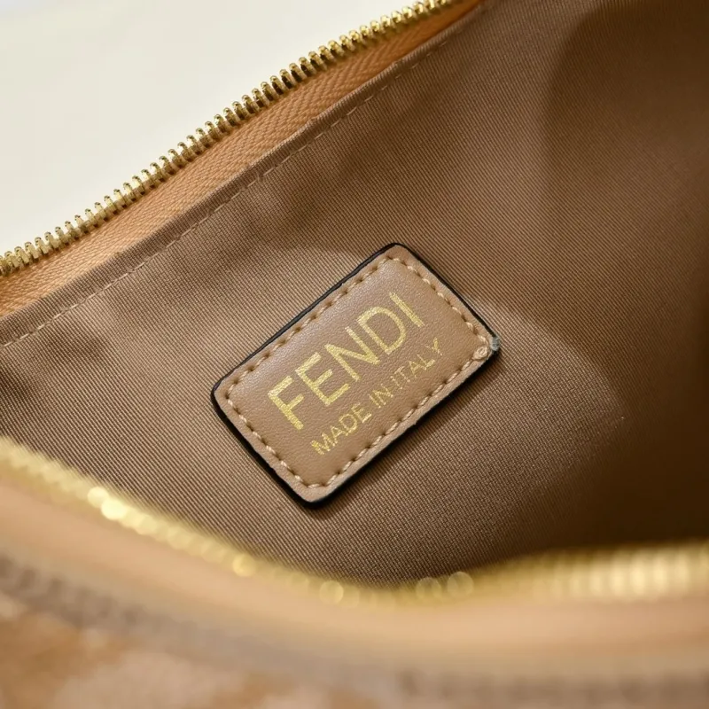 Fendi Beige Hobo Bag 138 - Image 7