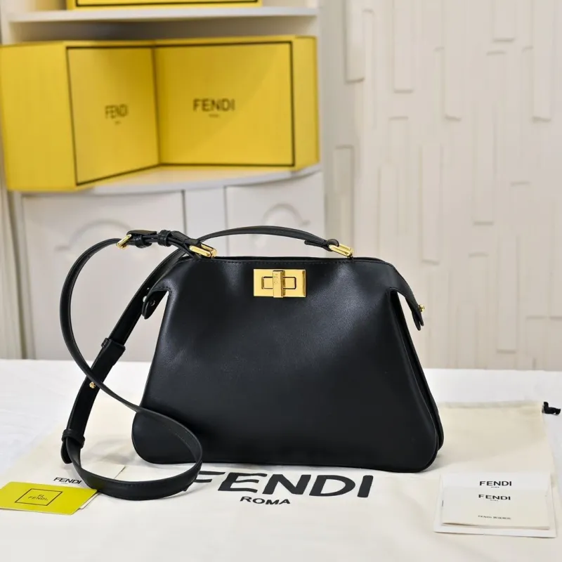 Fendi Black Leather Shoulder Bag - Image 4