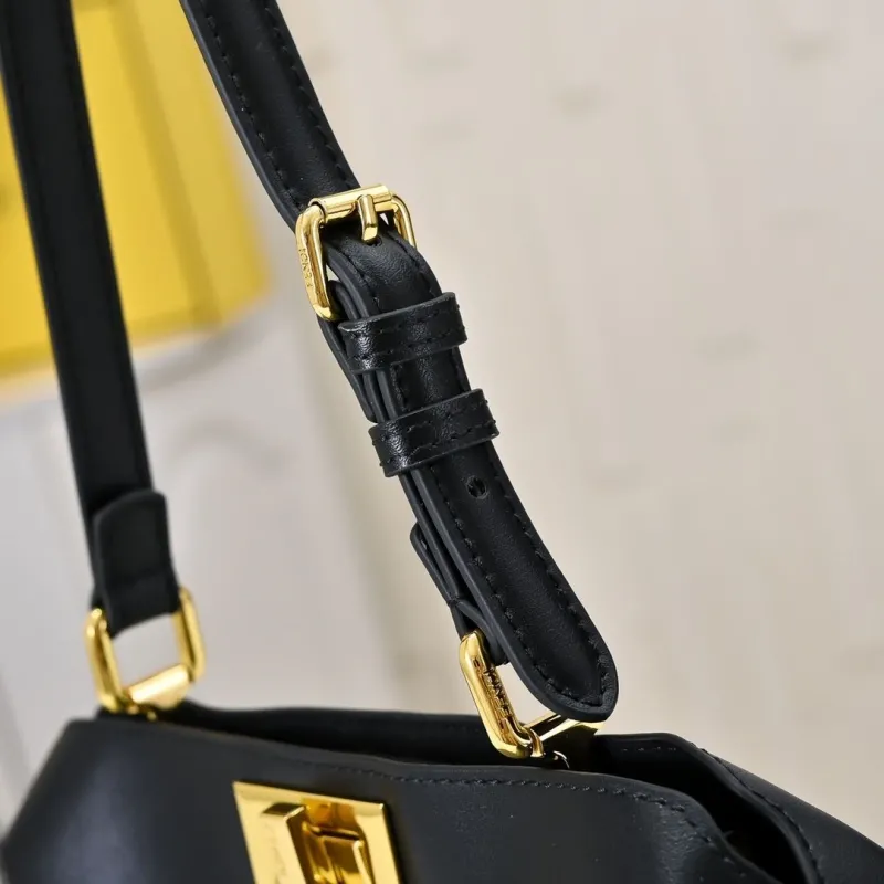 Fendi Black Leather Shoulder Bag - Image 5