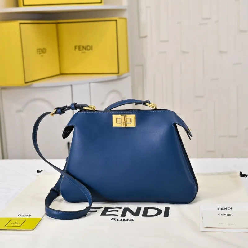 Fendi Blue Leather Shoulder Bag - Image 4