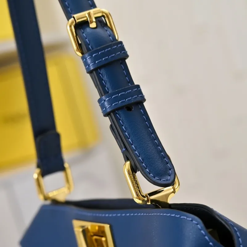 Fendi Blue Leather Shoulder Bag - Image 5
