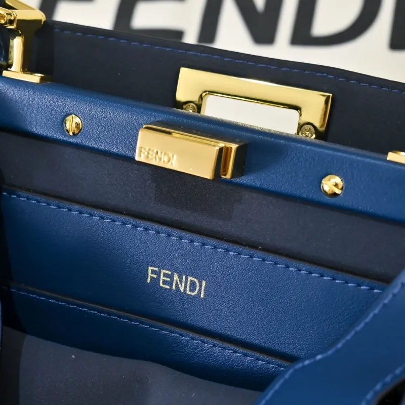 Fendi Blue Leather Shoulder Bag - Image 8