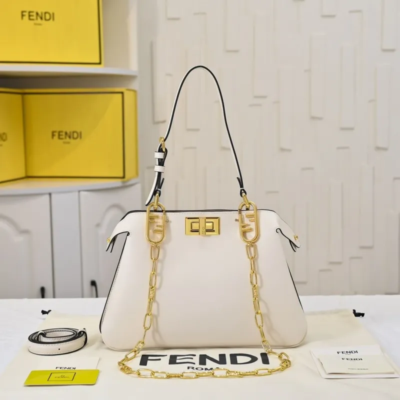 Fendi White Leather Shoulder Handbag