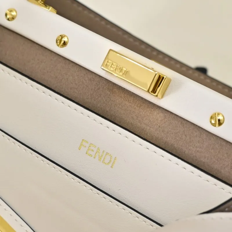 Fendi White Leather Shoulder Handbag - Image 6
