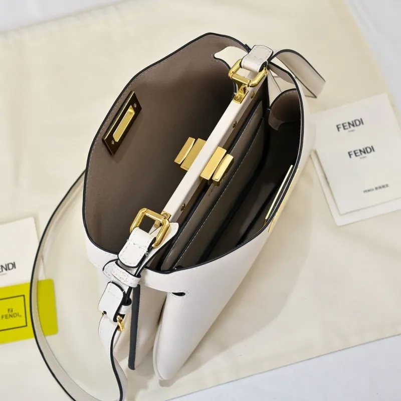 Fendi White Leather Shoulder Handbag - Image 9