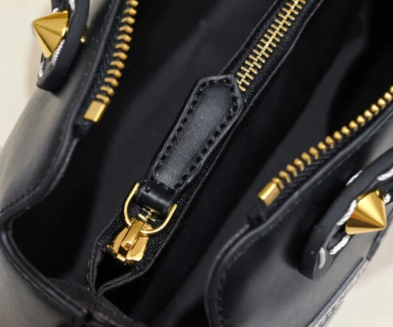 Fendi Roma Black Leather Top Handle Crossbody Bag - Image 6