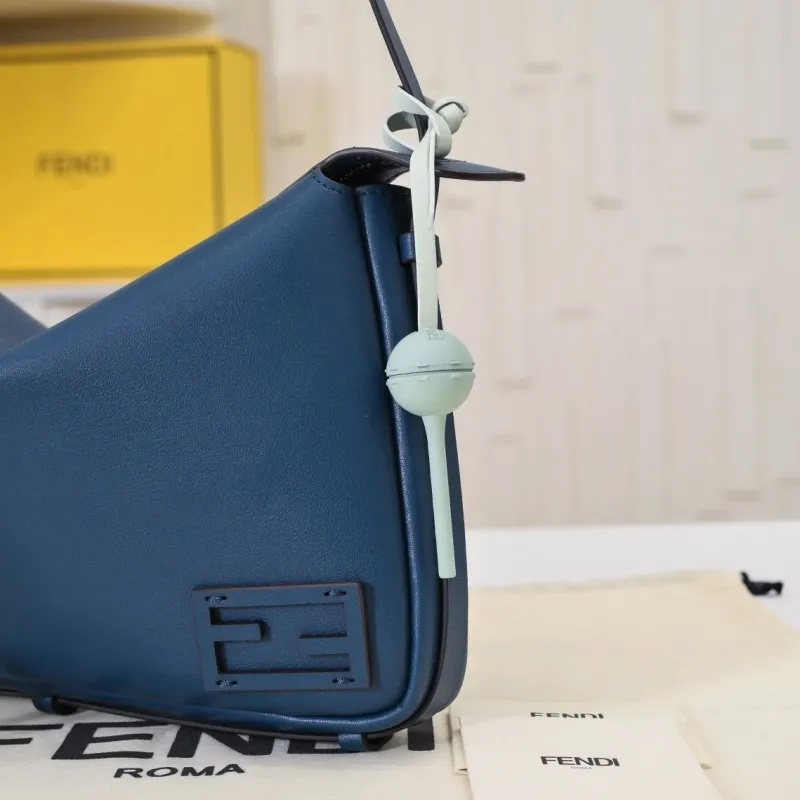 Fendi Blue Leather Shoulder Bag - Image 3