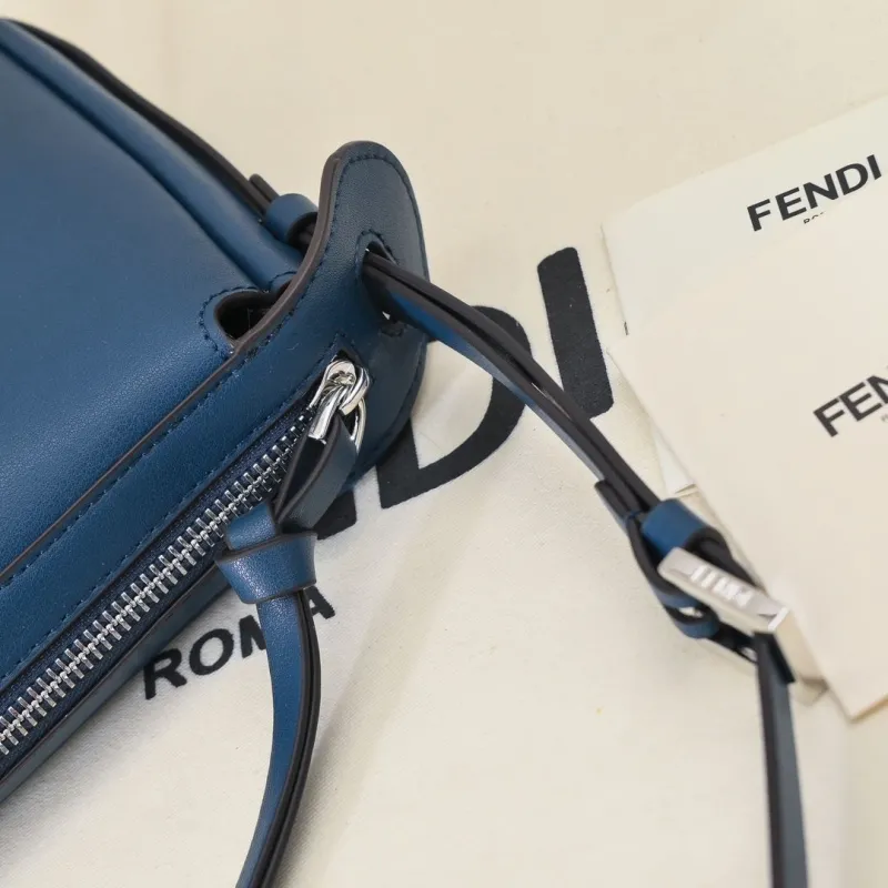 Fendi Blue Leather Shoulder Bag - Image 5