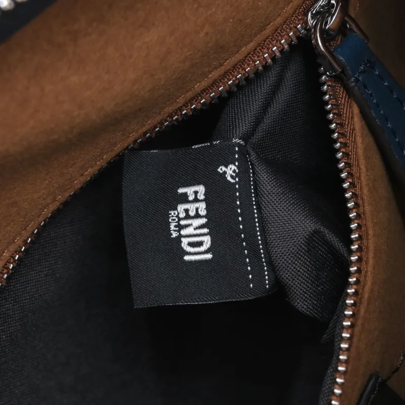Fendi Blue Leather Shoulder Bag - Image 6