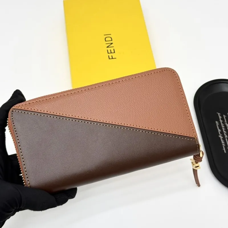 Fendi Wallets - Image 4