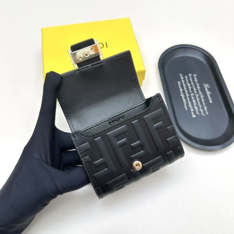 Fendi Black Leather Compact Wallet - Image 7