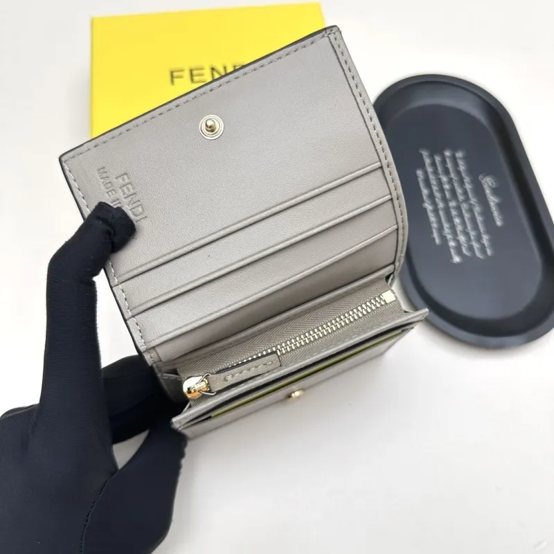 Fendi Gray Leather Bifold Wallet - Image 9