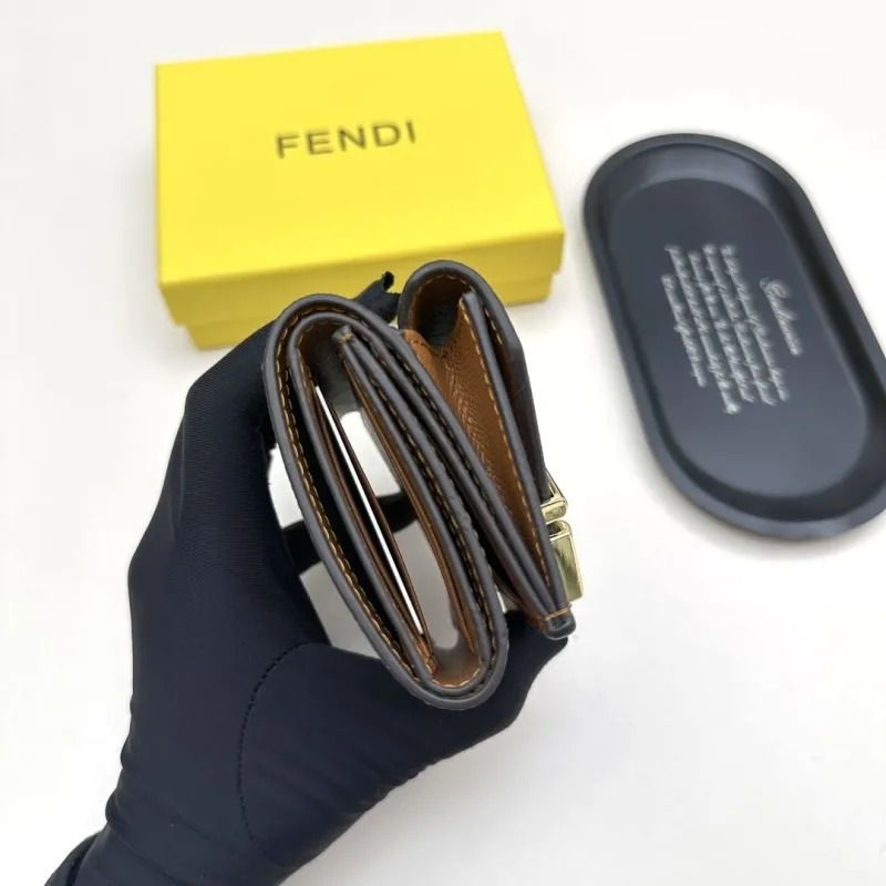 Fendi Brown Leather Small Wallet - Image 6