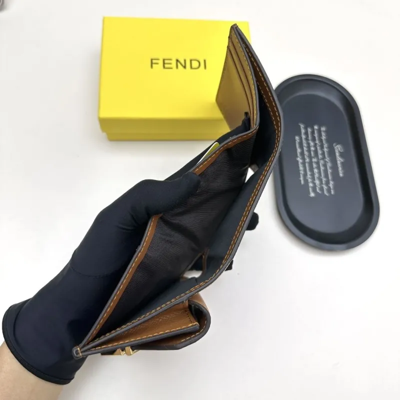 Fendi Brown Leather Small Wallet - Image 9
