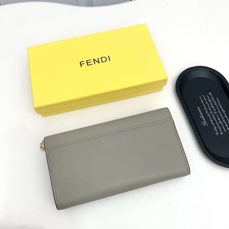 Fendi Gray Leather Chain Wallet - Image 3