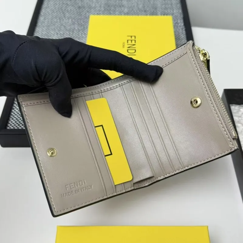 Fendi Beige Leather Compact Wallet 2606 - Image 7