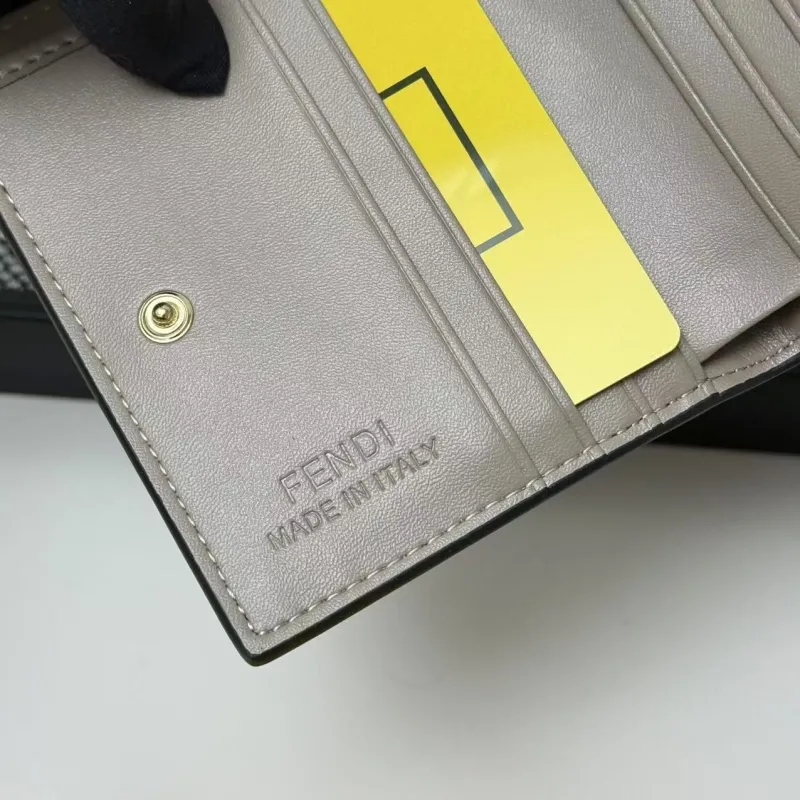 Fendi Beige Leather Compact Wallet 2606 - Image 8
