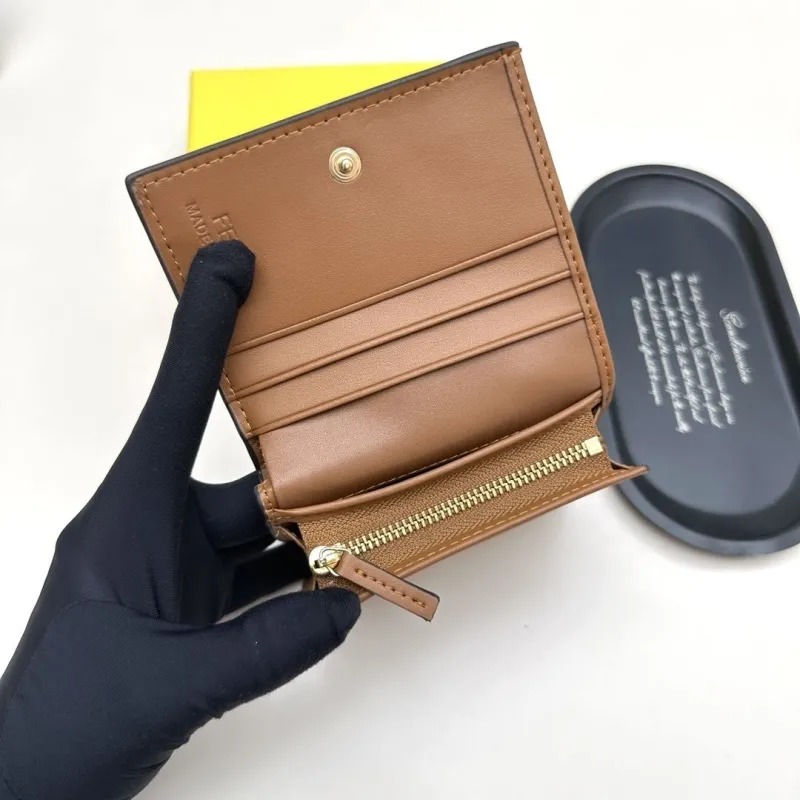 Fendi Brown Leather Bifold Wallet - Image 8