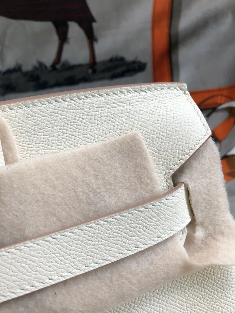 Hermes Birkin 22 Cream Leather Handbag - Image 4