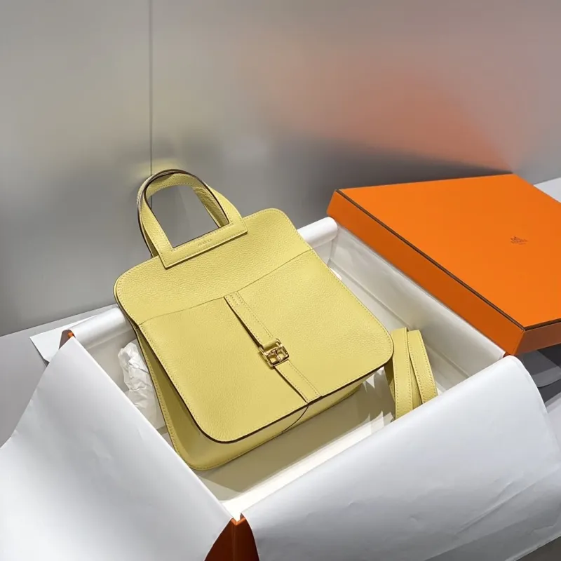 Hermes Yellow Leather Shoulder Handbag - Image 4