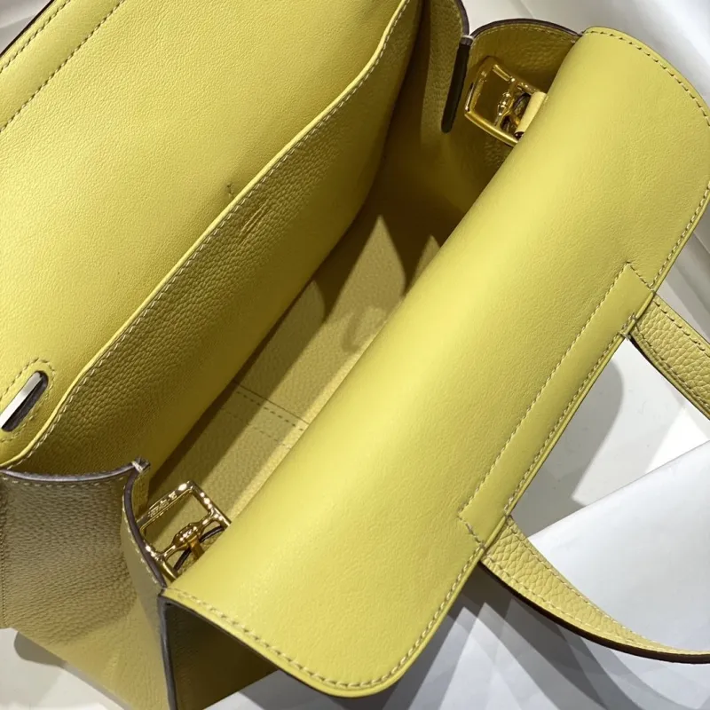 Hermes Yellow Leather Shoulder Handbag - Image 9