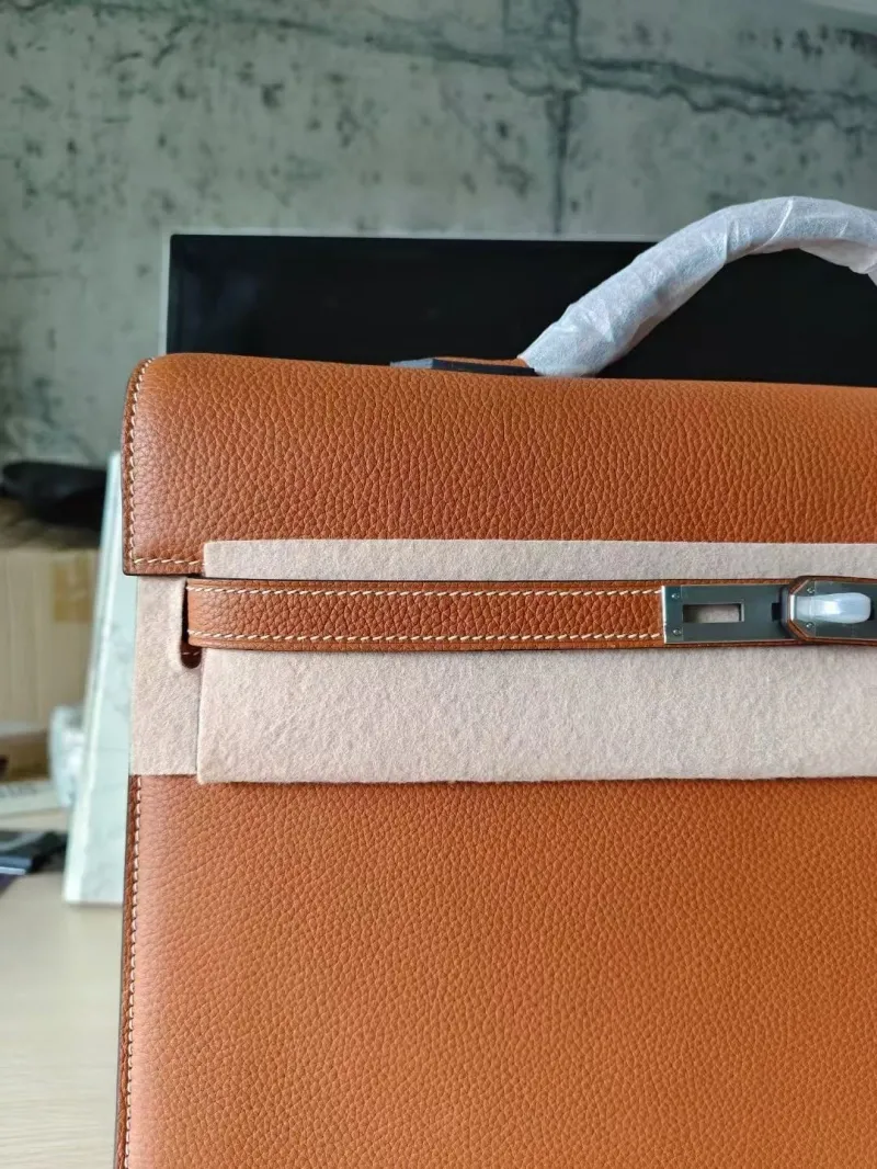 Alternative view of Hermes Briefcafcases-2