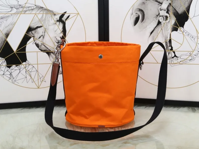 Hermes Orange Bucket Shoulder Bag - Image 4