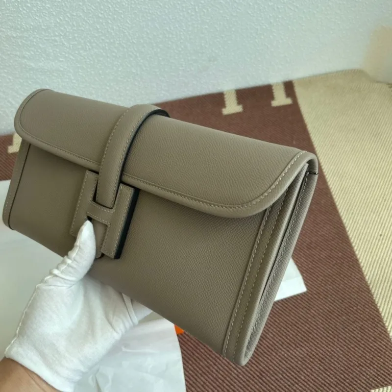 Hermes Gray Leather Clutch Bag - Image 7