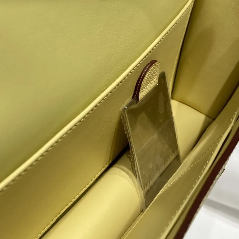 Hermes Pale Yellow Constance Shoulder Bag - Image 9