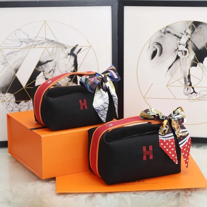 Hermes Cosmetic Bags-3