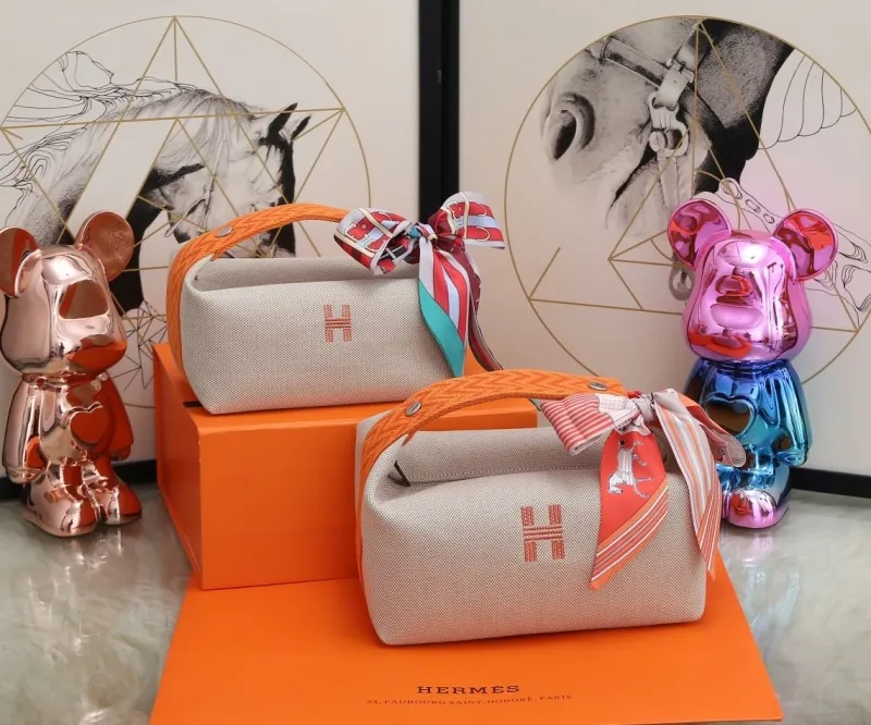 Hermes Cosmetic Bags-9