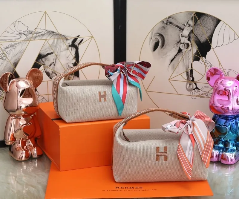 Hermes Cosmetic Bags-10