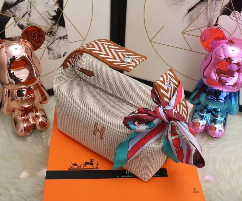 Hermes Cosmetic Bags-10 - Image 6